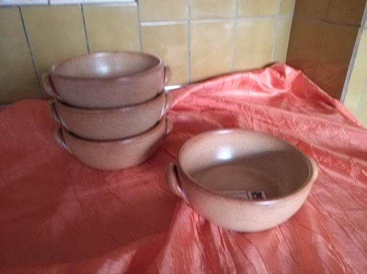 4 geglazuurde terracotta potten/schalen van 15 cm met 2 hand, Huis en Inrichting, Keuken | Servies, Zo goed als nieuw, Overige typen