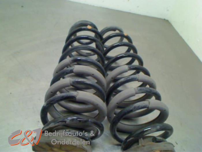 Schroefveer achter van een Ford Transit Courier, Auto-onderdelen, Ophanging en Onderstel, Ford, Gebruikt, 3 maanden garantie, Ophalen of Verzenden