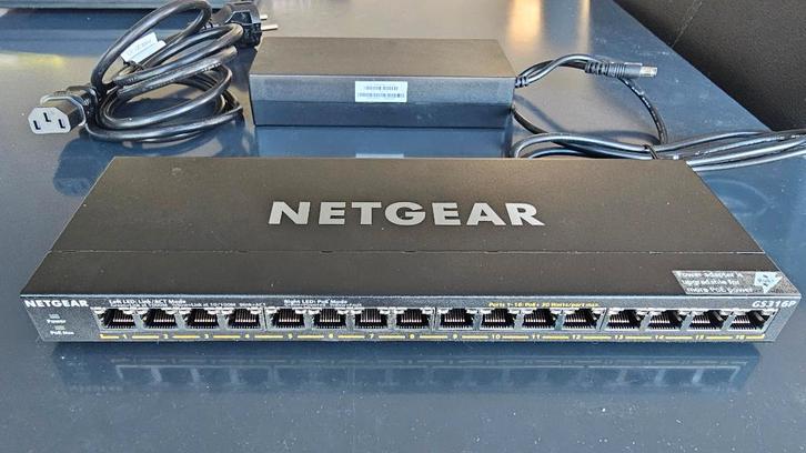 Switch NETGEAR GS316P PoE+, Informatique & Logiciels, Commutateurs réseau, Comme neuf, Enlèvement ou Envoi