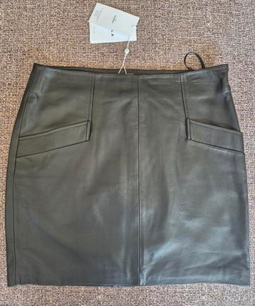 Jupe noire en cuir New Vila taille 40, Enlèvement, Neuf, Taille 38/40 (M)