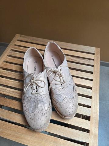 Chaussures à lacets rose saumon métallisé 41, Trendy one, Enlèvement ou Envoi, Autres couleurs, Chaussures à lacets