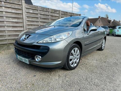 Peugeot 207cc benzine vele opties en garantie, Auto's, Peugeot, Bedrijf, Boordcomputer, Benzine, Handgeschakeld, Zilver of Grijs