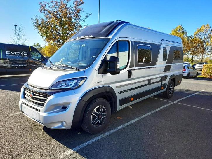 ADRIA TWIN 640 SGX SUPRÊME, Caravans en Kamperen, Mobilhomes, Particulier, tot en met 2, Buscamper of Camperbus, Adria, Fiat, Automaat