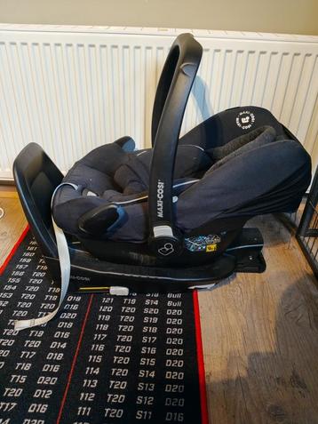 Maxi-Cosi Rock I-Size + Family fix2 I-Size te koop beschikbaar voor biedingen