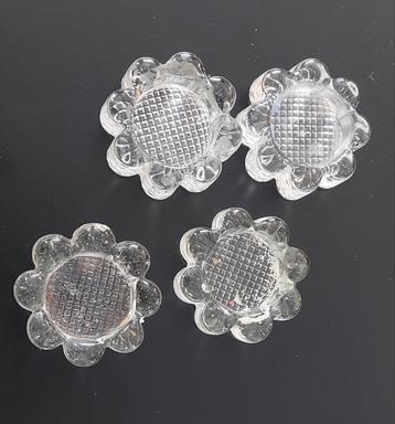 4 glazen kaarshouders met bloemen beschikbaar voor biedingen