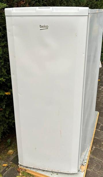 Beko diepvries 155cm beschikbaar voor biedingen