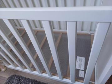 Baby bed + matteras beschikbaar voor biedingen