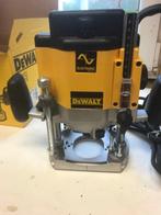 Bovenfrees Dewalt + set frezen, Doe-het-zelf en Bouw, Ophalen, Nieuw, Bovenfrees, Dewalt