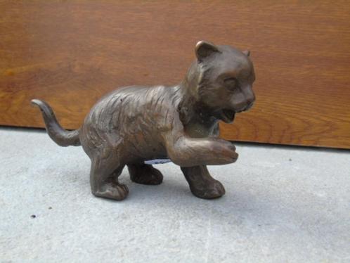 statue d un chat qui joue en bronze ..., Antiquités & Art, Antiquités | Bronze & Cuivre, Bronze, Enlèvement ou Envoi