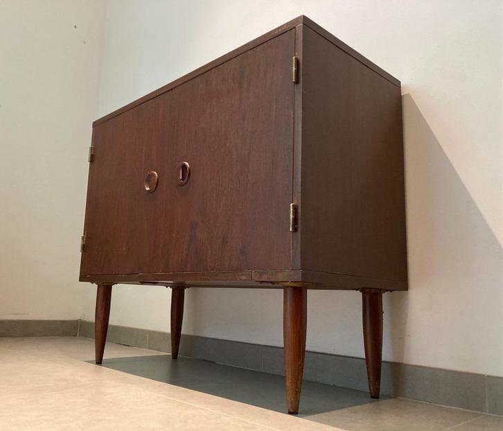 Trendy mid-century vintage teak kastje Scandinavisch design, Antiek en Kunst, Antiek | Meubels | Kasten, Ophalen