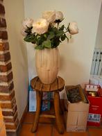 Vaas met kunstbloemen incl tafeltje, Ophalen, Zo goed als nieuw