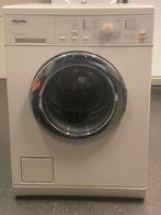 Miele Novotronic W504, 1200 à 1600 tours, 85 à 90 cm, 4 à 6 kg, Programme lavage à la main