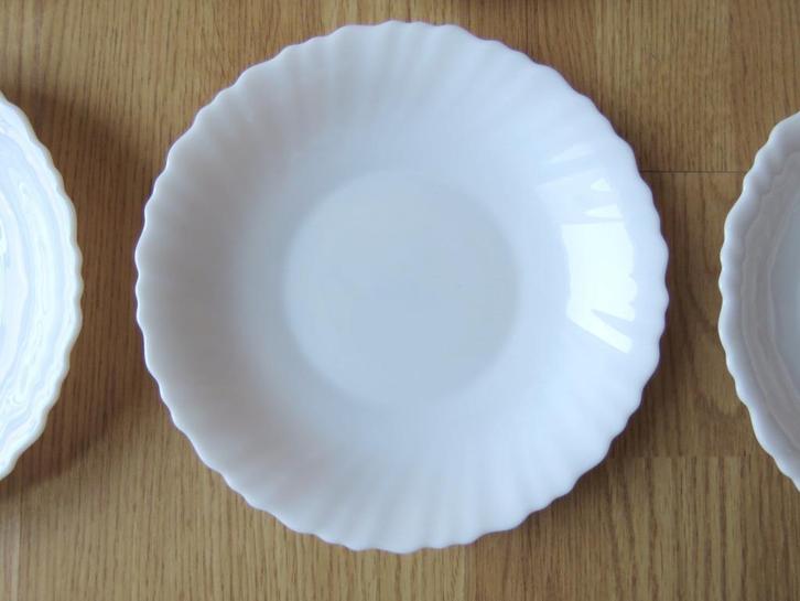 vintage arcopal 6 assiettes profondes modèles Seca, Huis en Inrichting, Keuken | Servies, Zo goed als nieuw, Bord(en), Ophalen of Verzenden