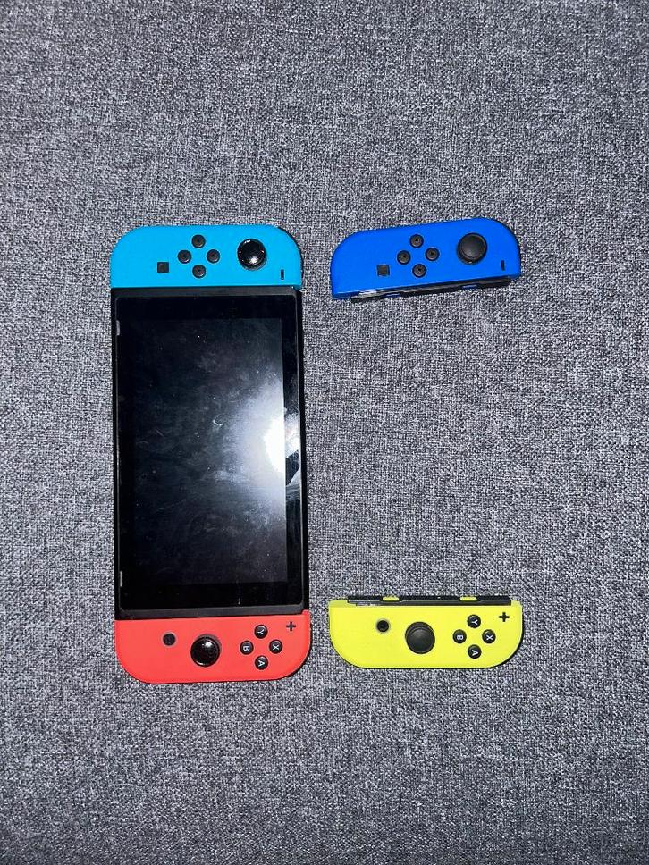 Nintendo Switch V1 (Non Patchée) + 4 Joy-Cons, Games en Spelcomputers, Spelcomputers | Nintendo Switch, Gebruikt, Switch Original