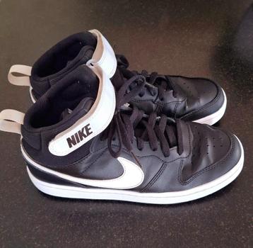 Zo goed als nieuwe Nike's maat 39 beschikbaar voor biedingen