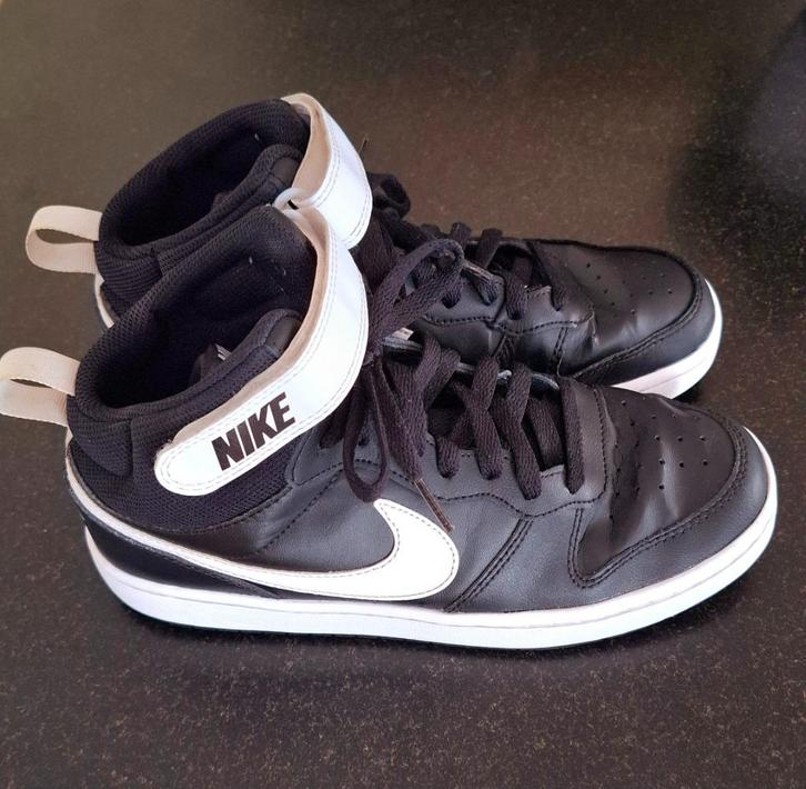 Zo goed als nieuwe Nike's maat 39, Kinderen en Baby's, Kinderkleding | Schoenen en Sokken, Zo goed als nieuw, Sportschoenen, Jongen of Meisje