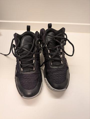 Basketschoenen jongen /meisje maat 36 beschikbaar voor biedingen