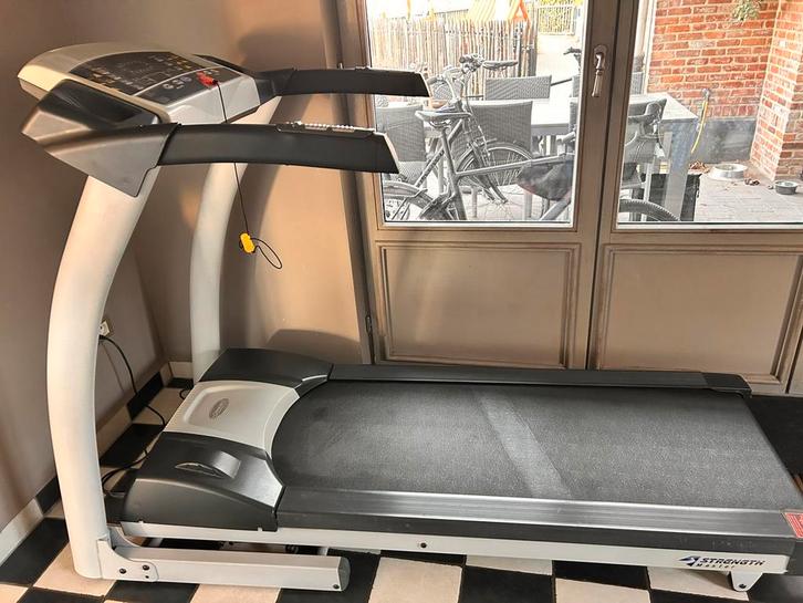 Loopband merk strength master, Sport en Fitness, Fitnessapparatuur, Gebruikt, Loopband, Metaal, Ophalen