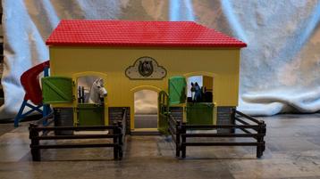 Schleich paarden boerderij  beschikbaar voor biedingen