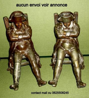 serre-livres représentant Napoleon assis sur une chaise. beschikbaar voor biedingen