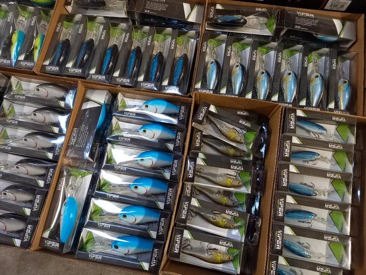 Partij van 100 of 200 stuks Pluggen (kunstaas) veel soorten!, Watersport en Boten, Hengelsport | Roofvissen, Nieuw, Overige typen