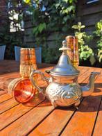 Twee marokkaanse thee pot (ten) en glaasjes, Huis en Inrichting, Keuken | Potten en Pannen, Ophalen, Zo goed als nieuw, Overige materialen