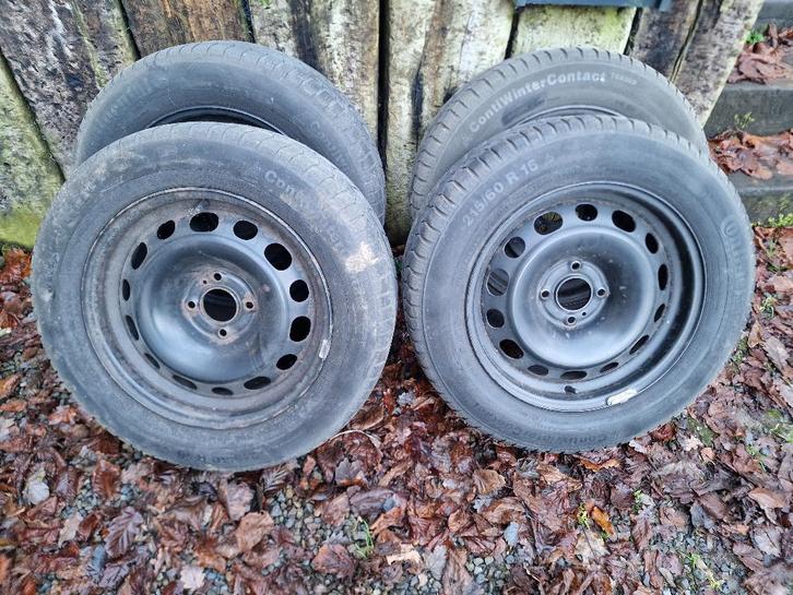 Pneux neige  + jantes, Autos : Pièces & Accessoires, Pneus & Jantes, Jante(s), Pneus hiver, 16 pouces, 215 mm, Véhicule de tourisme