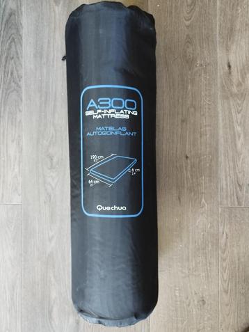 QUECHUA A300 ZELFOPBLAZEND MATRAS beschikbaar voor biedingen