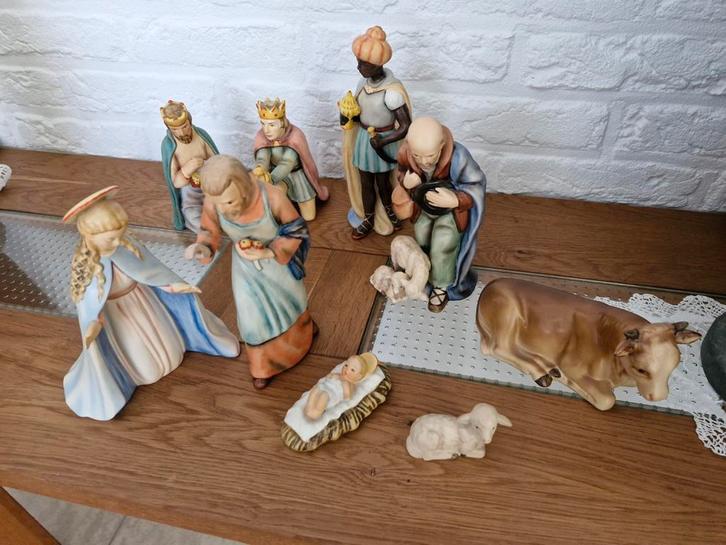 Hummel Goebel beeldjes Kerstgroep 214, Verzamelen, Beelden en Beeldjes, Zo goed als nieuw, Hummel, Ophalen of Verzenden