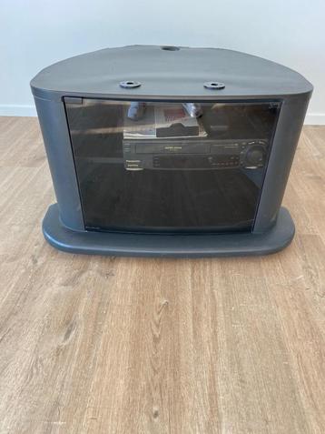TV kast beschikbaar voor biedingen