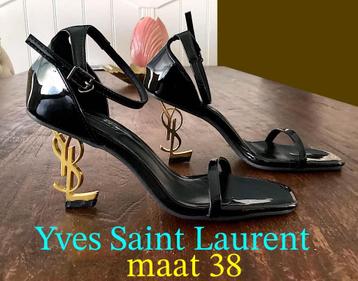Dames pumps . Yves Saint Laurent . Maat 38 . beschikbaar voor biedingen