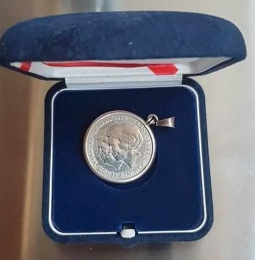Mooi grote Medaillon kettinghanger., Handtassen en Accessoires, Kettinghangers, Verzenden