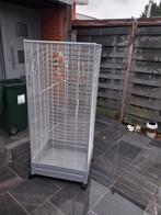 Très belle cage pour oiseaux