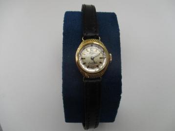 montre pour femme disponible aux enchères