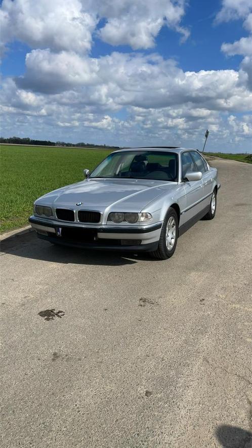 BMW 728i, Autos, BMW, Particulier, Série 7, ABS, Airbags, Air conditionné, Alarme, Ordinateur de bord, Verrouillage central, Air conditionné automatique