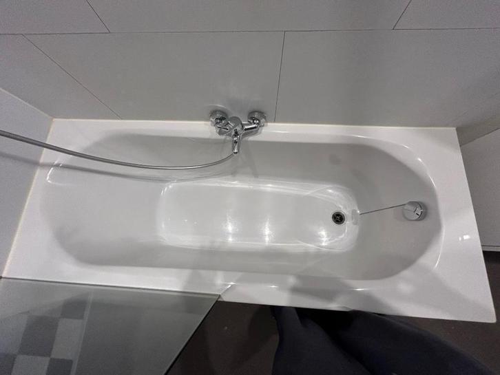 Bad, Huis en Inrichting, Badkamer | Complete badkamers, Zo goed als nieuw, Ophalen