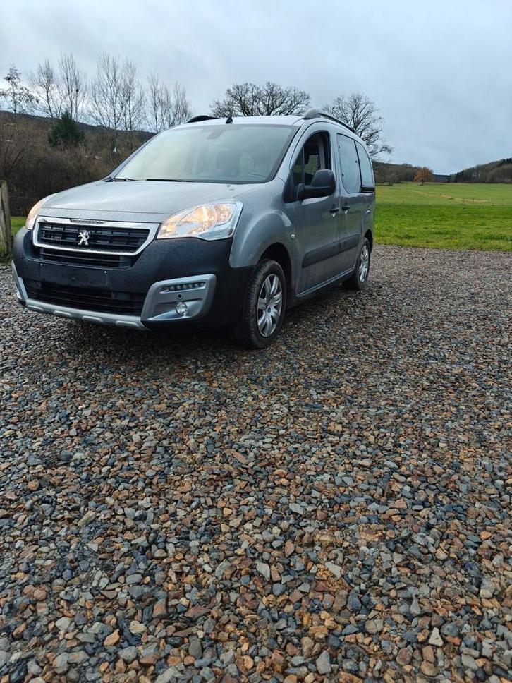 Peugeot Partner Tepee – 1.2 essence (moteur NEUF) – 2017, Auto's, Peugeot, Bedrijf, Partner, Benzine, Ophalen