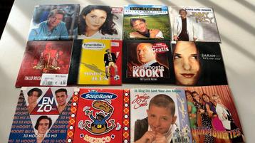 12 Nederlandstalige cd singels beschikbaar voor biedingen