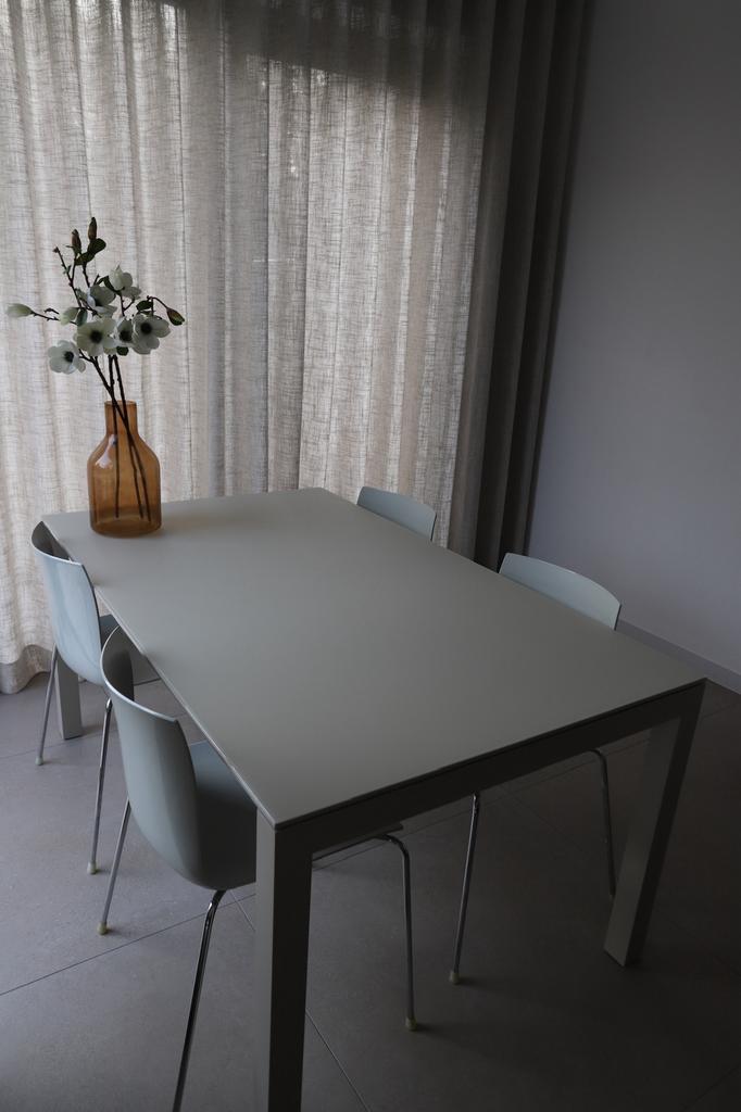 Table extensible Willisau Mera design 160x95 à 230x95 cm, Maison & Meubles, Tables | Tables à manger, Utilisé, 50 à 100 cm, 200 cm ou plus