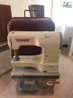 Machine à coudre mini. Marque Elna, Hobby en Vrije tijd, Naaimachines en Toebehoren, Ophalen, Zo goed als nieuw, Naaimachine