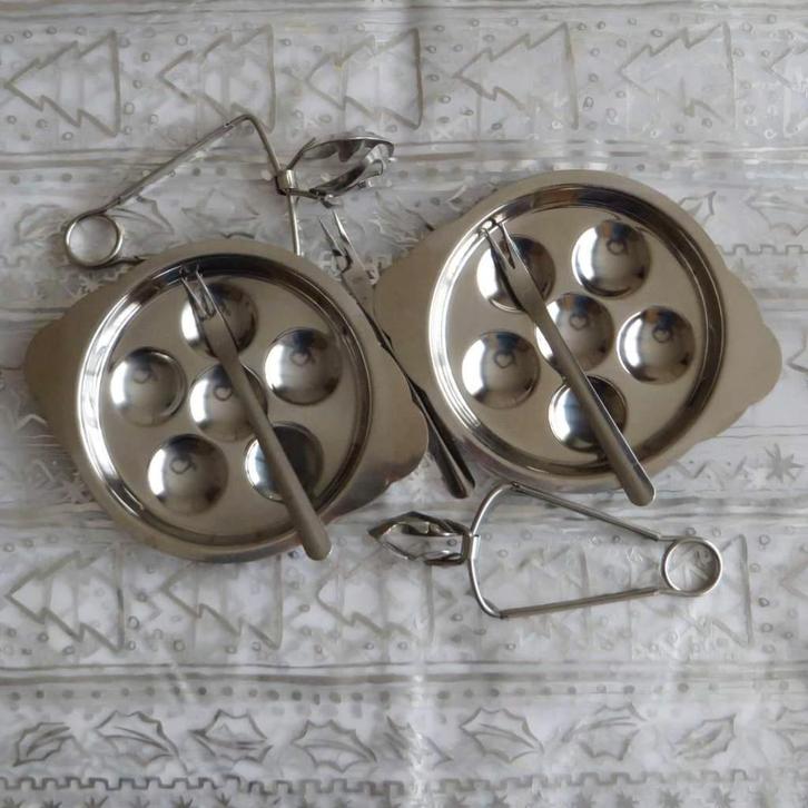 2 setjes voor escargots / slakken, inox 18/8 (lot), Huis en Inrichting, Keuken | Bestek, Gebruikt, Los bestek, Ophalen of Verzenden