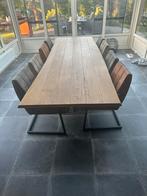 Massief eiken eettafel met stalen onderstel en 8 stoelen, Huis en Inrichting, Ophalen, Zo goed als nieuw, Vijf personen of meer