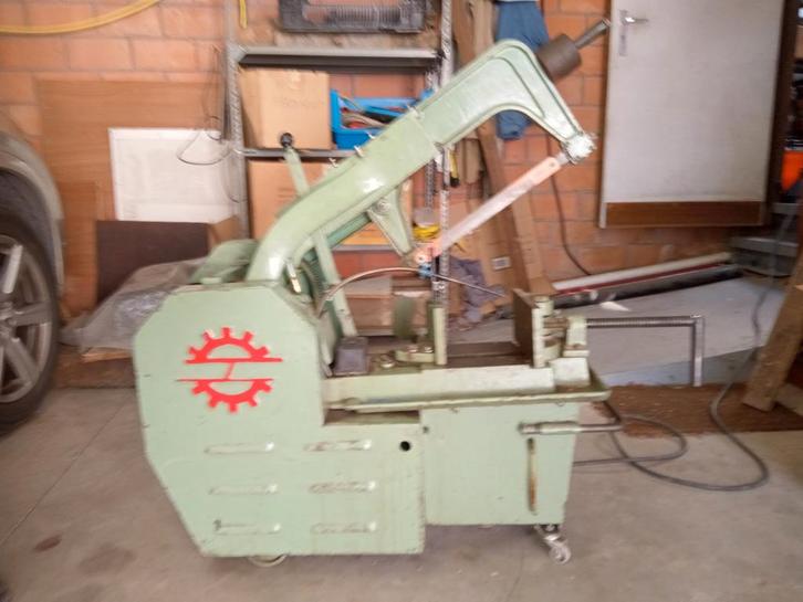 Professionele Pendelzaagmachine (hydraulische zaagheffing), Doe-het-zelf en Bouw, Gereedschap | Zaagmachines, Gebruikt, Ophalen