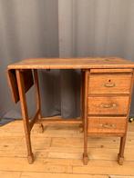 Bureautje/ secretaire in vol eiken hout- geboend, Huis en Inrichting, Bureaus, Ophalen, Gebruikt