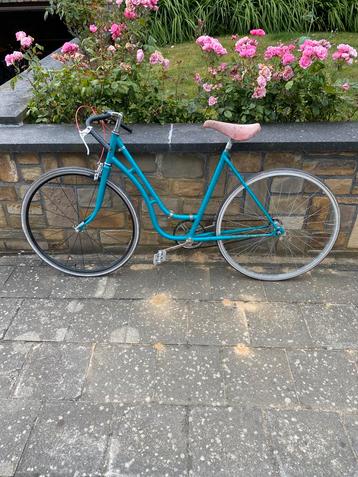 Leuke snelle damesfiets beschikbaar voor biedingen