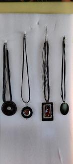 Halskettingen touwtjes, Handtassen en Accessoires, Kettingen, Ophalen of Verzenden, Zo goed als nieuw, Zwart, Kunststof