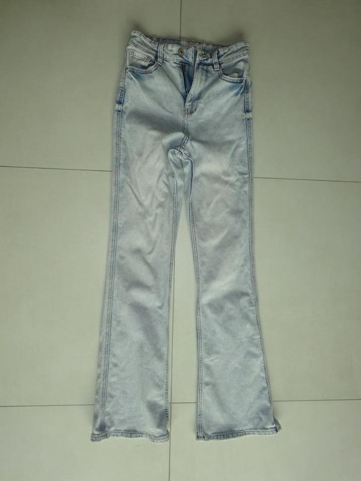 Lichtblauwe jeans broek Pimkie maat 32, Kleding | Dames, Broeken en Pantalons, Zo goed als nieuw, Blauw, Lang, Ophalen of Verzenden