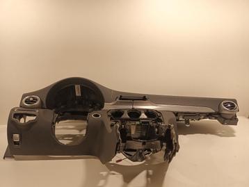 DASHBOARD Mercedes-Benz C (C205) (2058600002) beschikbaar voor biedingen