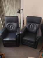 Twee lederen relax-zetels met ergonomische hulp, Ophalen, Zo goed als nieuw