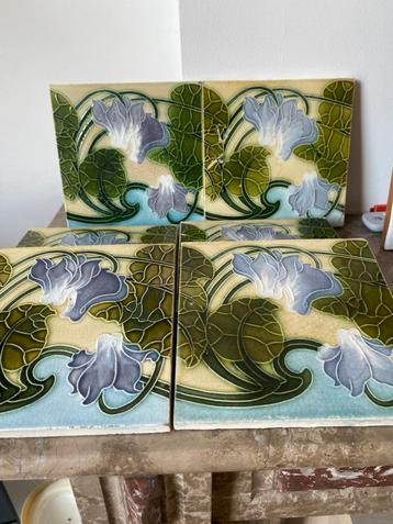 Set van 10 Art Nouveau keramische tegels beschikbaar voor biedingen